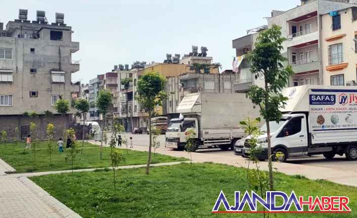 Akdeniz’in park bahçeler ekipleri çalışmalarına devam ediyor